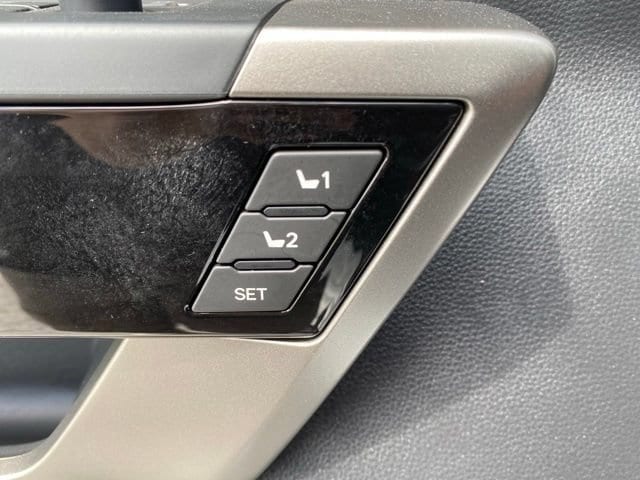 2026 Toyota Tundra Limited - Photo 17