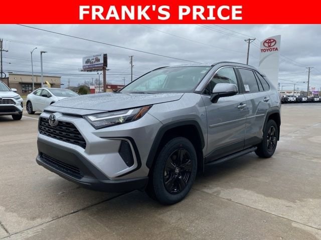 2025 Toyota RAV4 XLE's photo