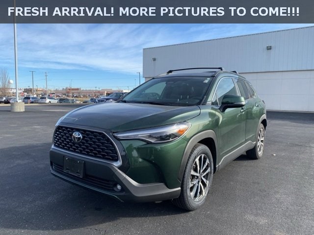 2024 Toyota Corolla Cross XLE's photo