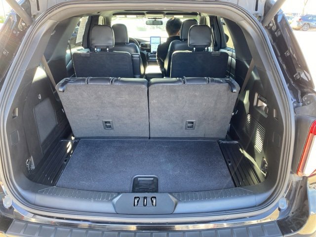 2021 Ford Explorer ST photo 3