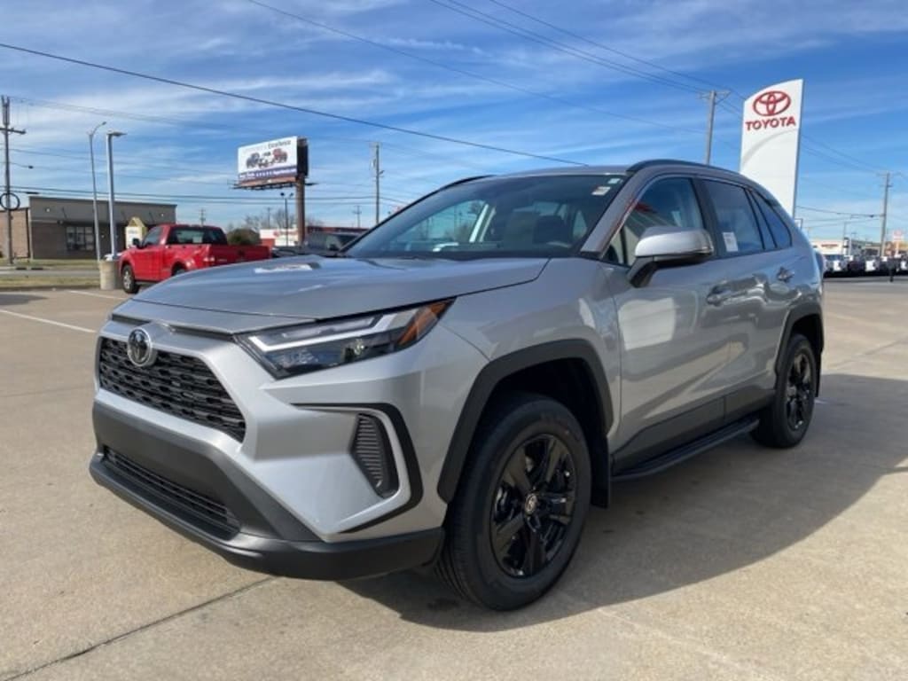 New 2025 Toyota RAV4 XLE XLE AWD SUV