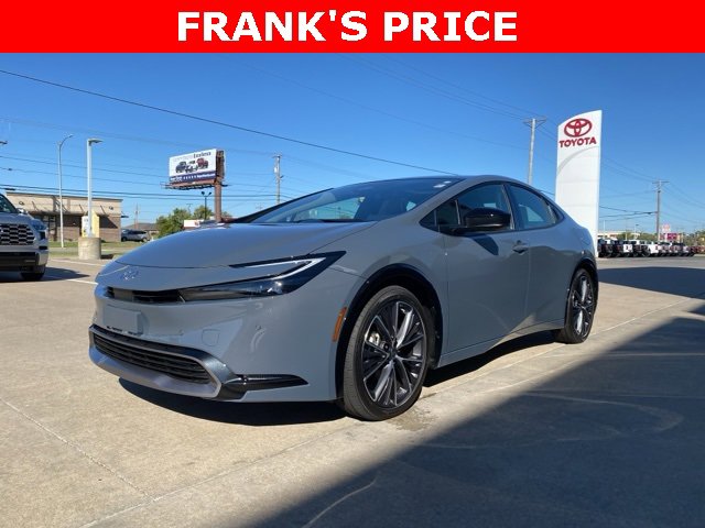 2026 Toyota Prius XLE's photo