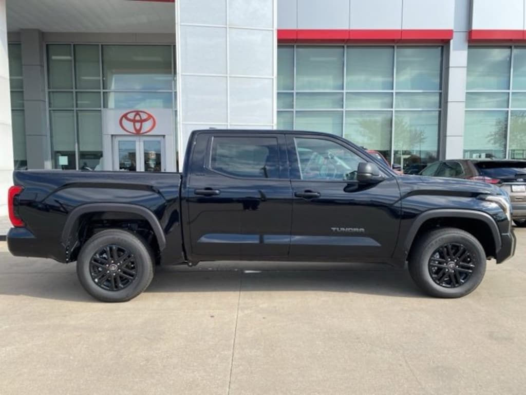 New 2026 Toyota Tundra SR5 SR5 CREWMAX 5.5
