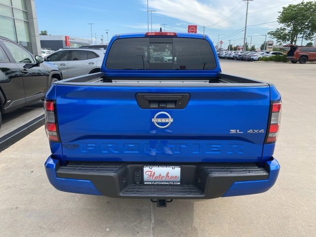 2024 Nissan Frontier SL photo 3