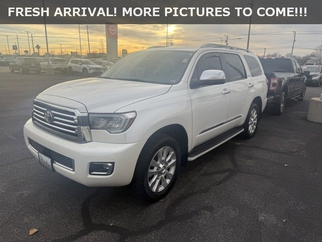 2021 Toyota Sequoia Platinum's photo