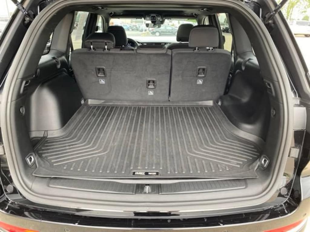 Used 2025 Jeep Grand Cherokee Laredo X SUV