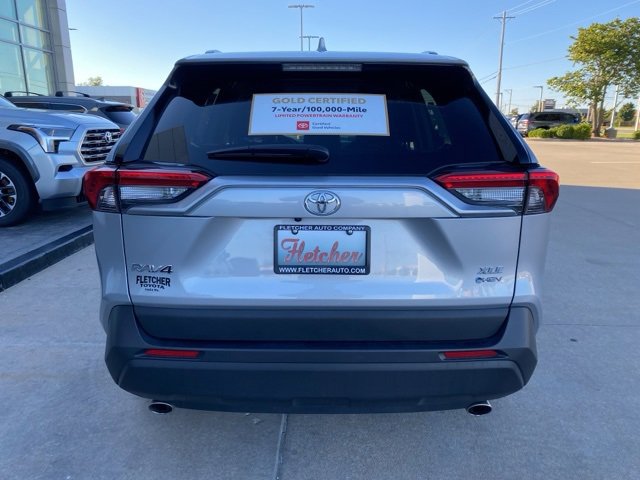 2025 Toyota RAV4 Hybrid XLE photo 3