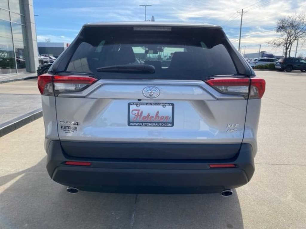 New 2025 Toyota RAV4 XLE XLE AWD SUV