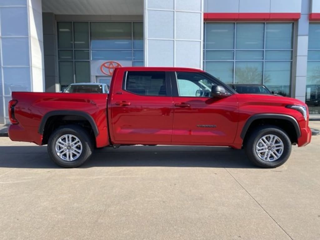 New 2026 Toyota Tundra SR5 SR5 CREWMAX 5.5