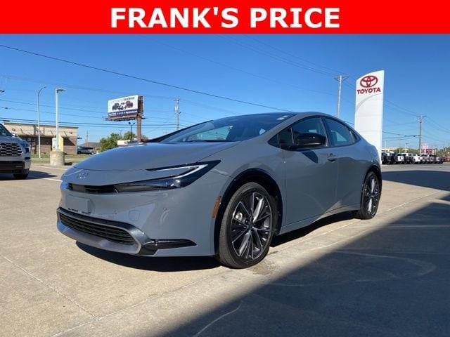 2026 Toyota Prius XLE's photo