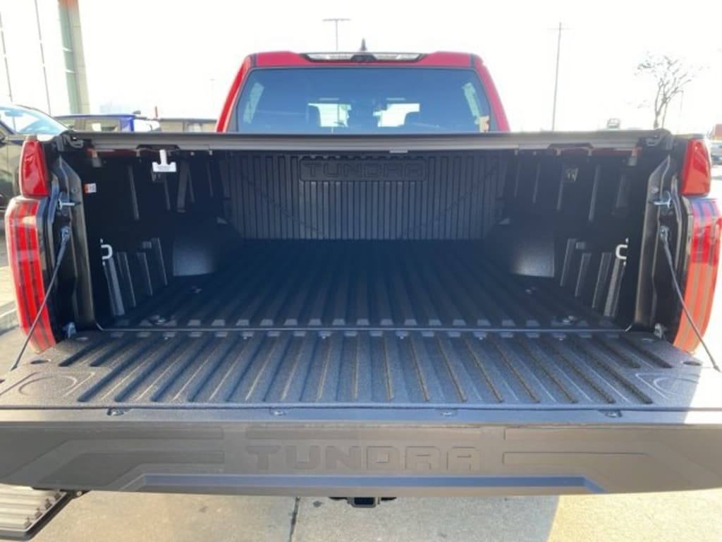 New 2026 Toyota Tundra Platinum PLATINUM CREWMAX 5.5