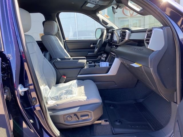 2026 Toyota Tundra SR5 - Photo 17