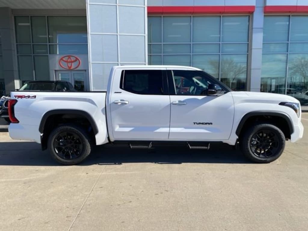 New 2026 Toyota Tundra Limited LIMITED CREWMAX 5.5