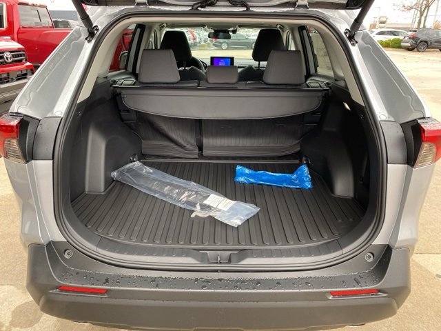 2025 Toyota RAV4 XLE photo 2