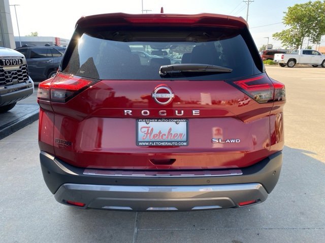 2023 Nissan Rogue SL photo 3