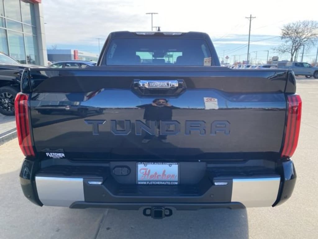 New 2026 Toyota Tundra Limited LIMITED CREWMAX 5.5