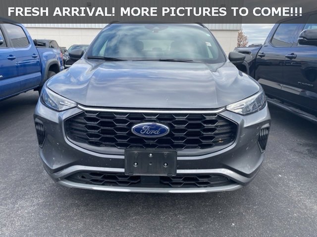 2023 Ford Escape ST-Line photo 2