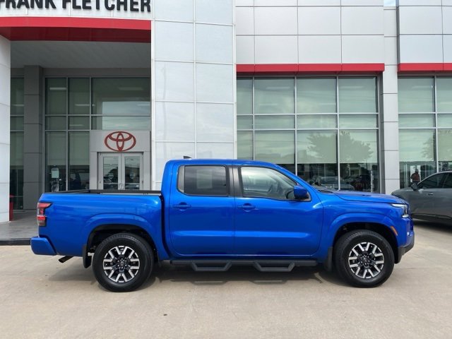 2024 Nissan Frontier SL photo 2