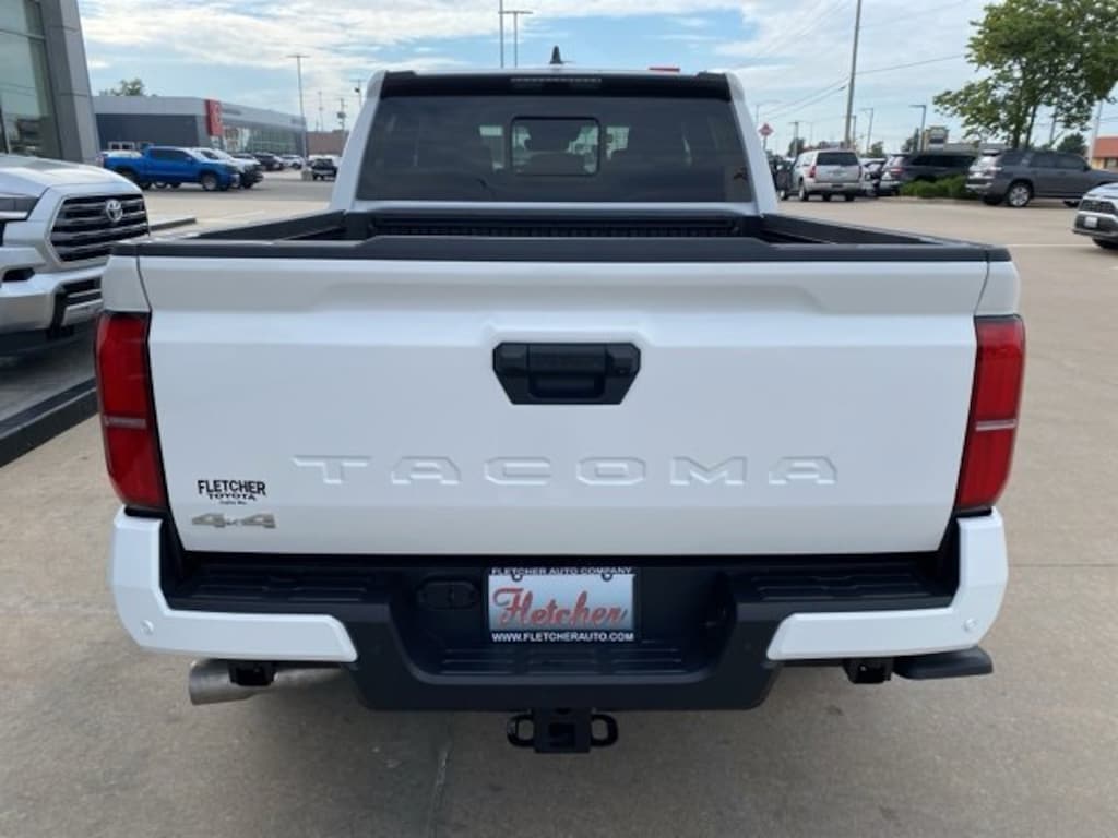 New 2025 Toyota Tacoma SR5 4X4 DOUBLE CAB