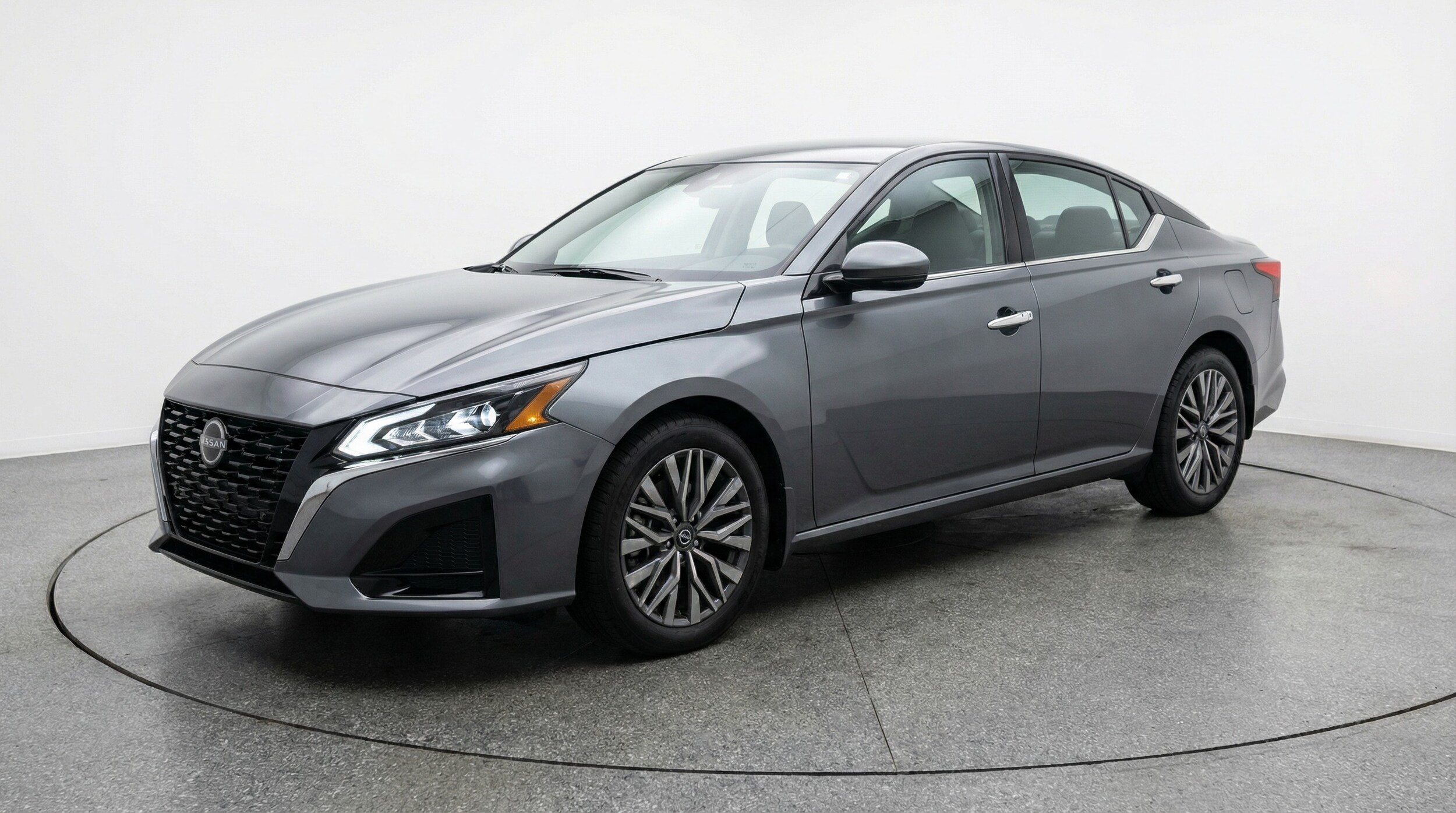 Thumbnail: 2025 Nissan Altima - 3