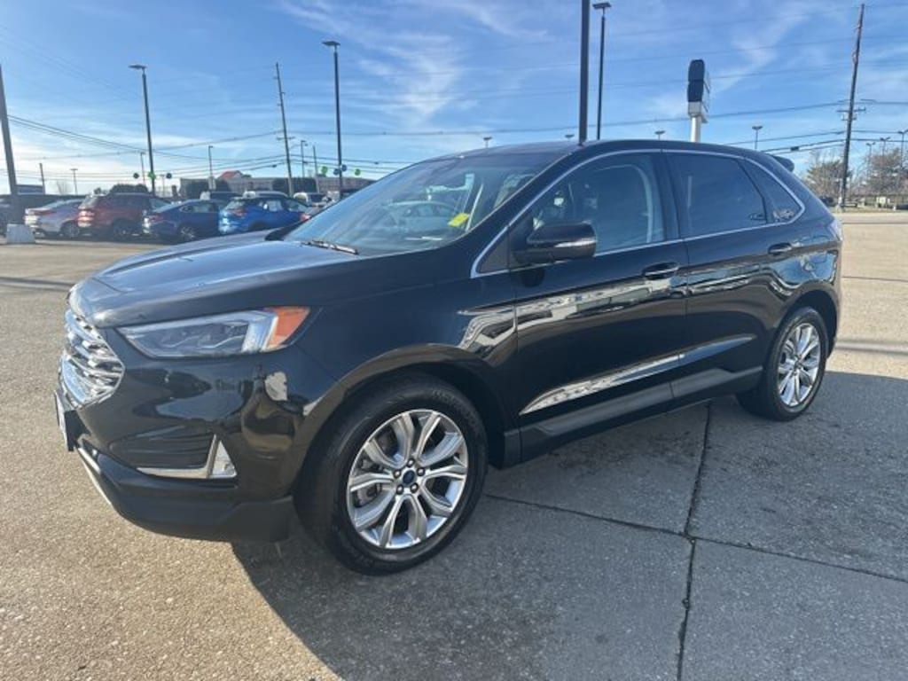 Used 2022 Ford Edge Titanium SUV