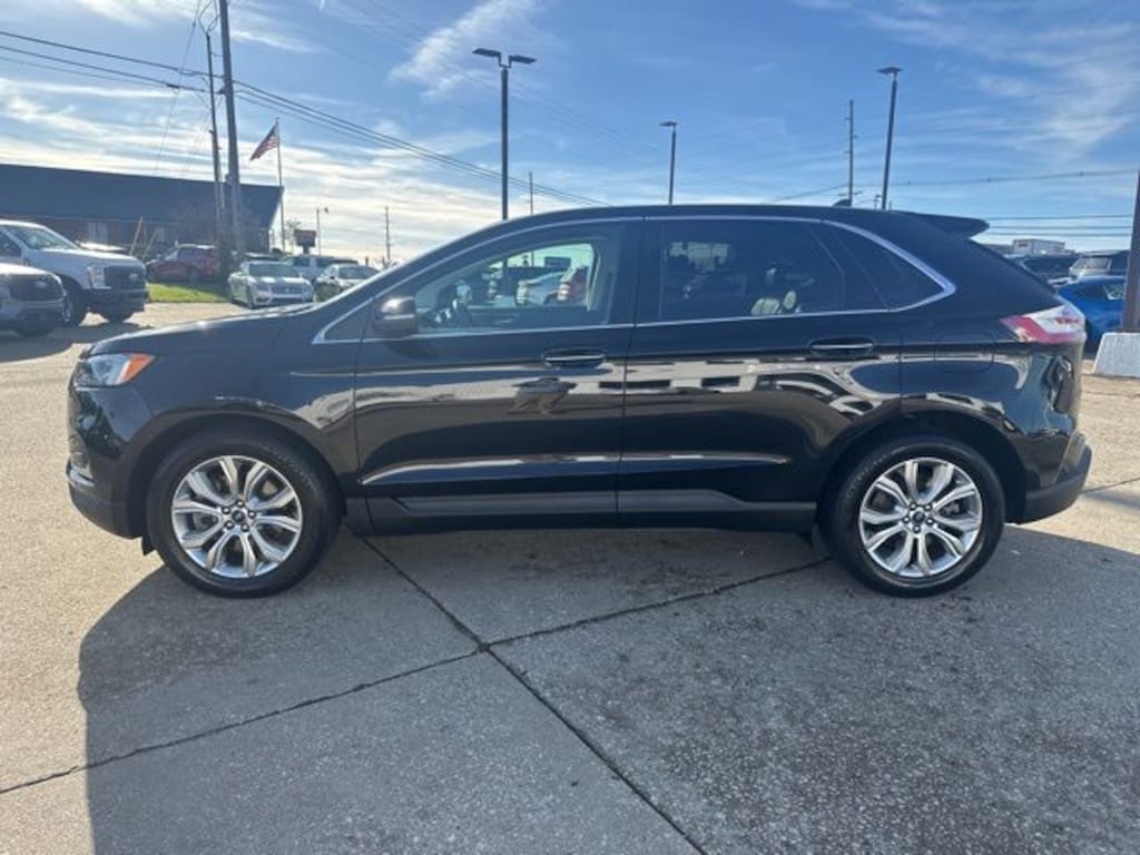 Used 2022 Ford Edge Titanium SUV