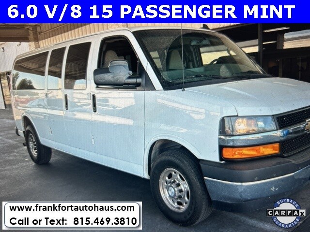 2018 Chevrolet Express 3500 LT Passenger Van photo 3