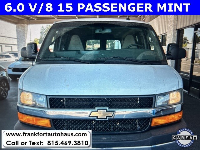 2018 Chevrolet Express 3500 LT Passenger Van photo 2