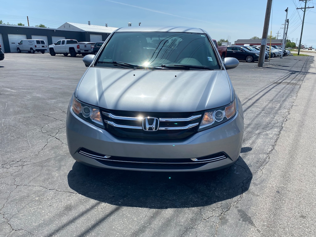 Used 2016 Honda Odyssey SE Van Passenger Van