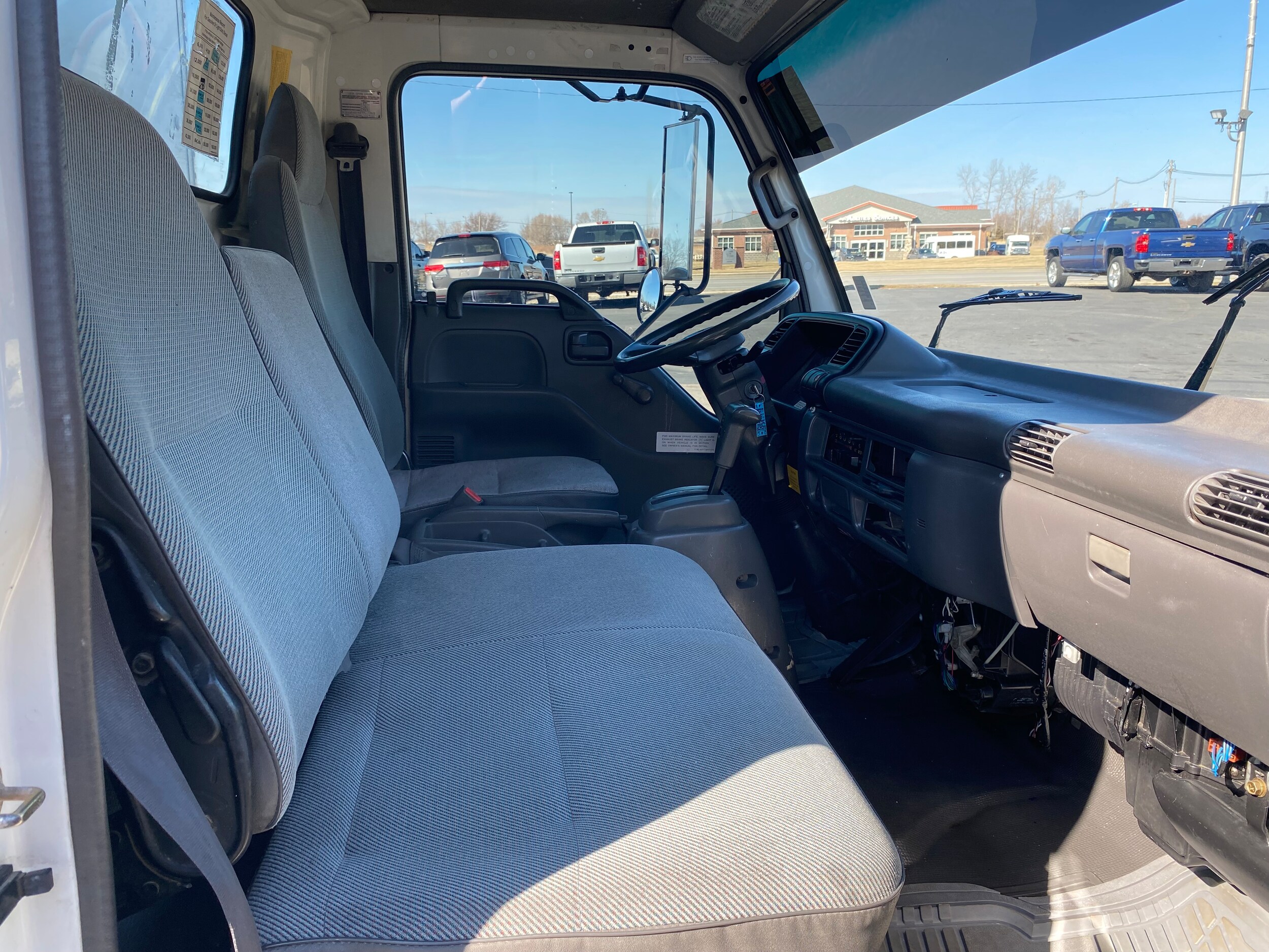 2000 Isuzu NPR - Photo 15