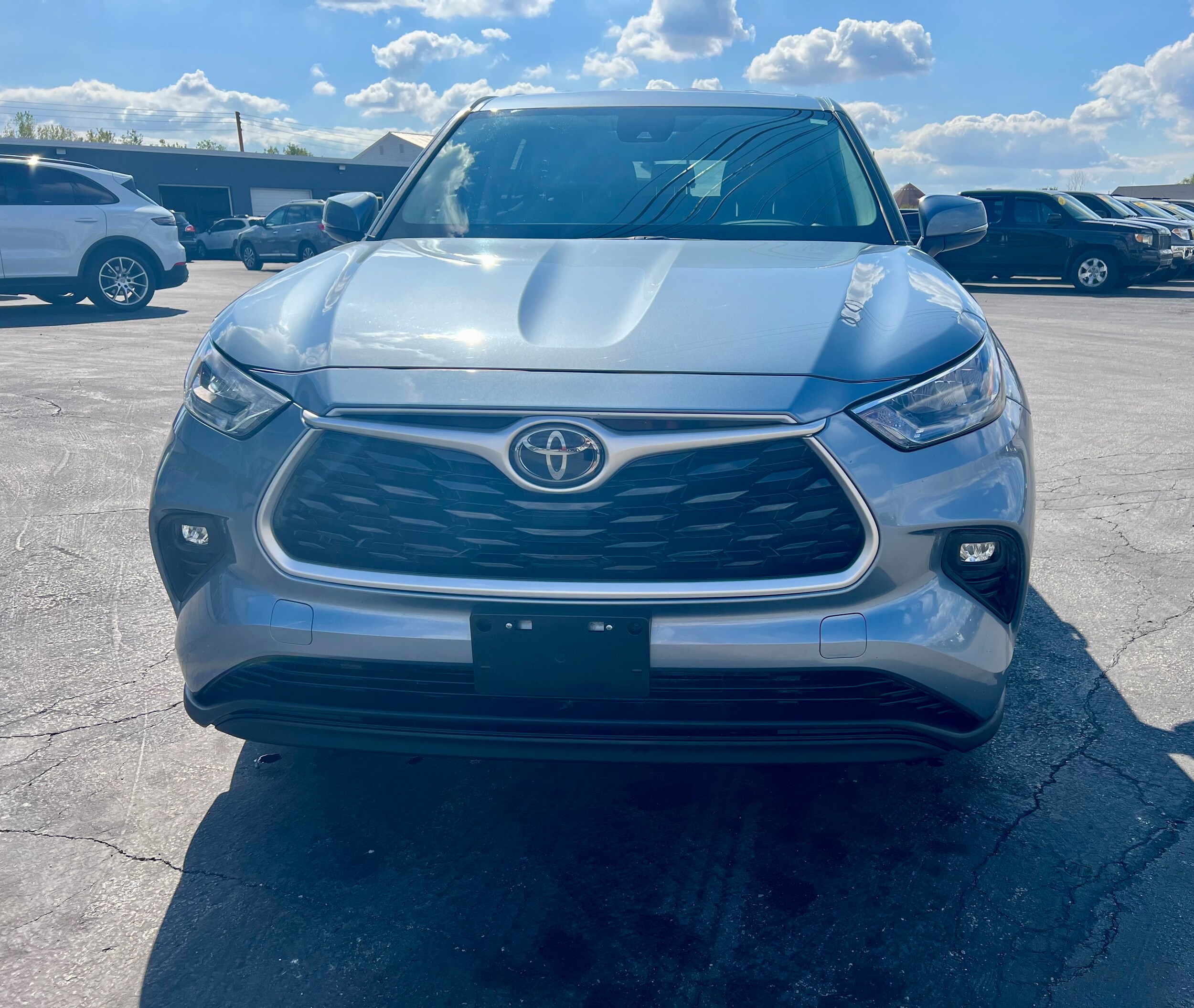 2020 Toyota Highlander L photo 3