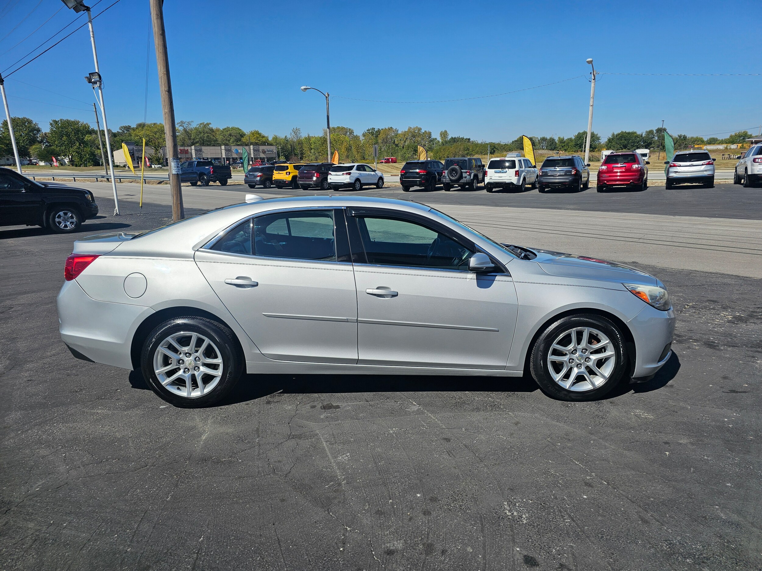 2014 Chevrolet Malibu 1LT photo 2