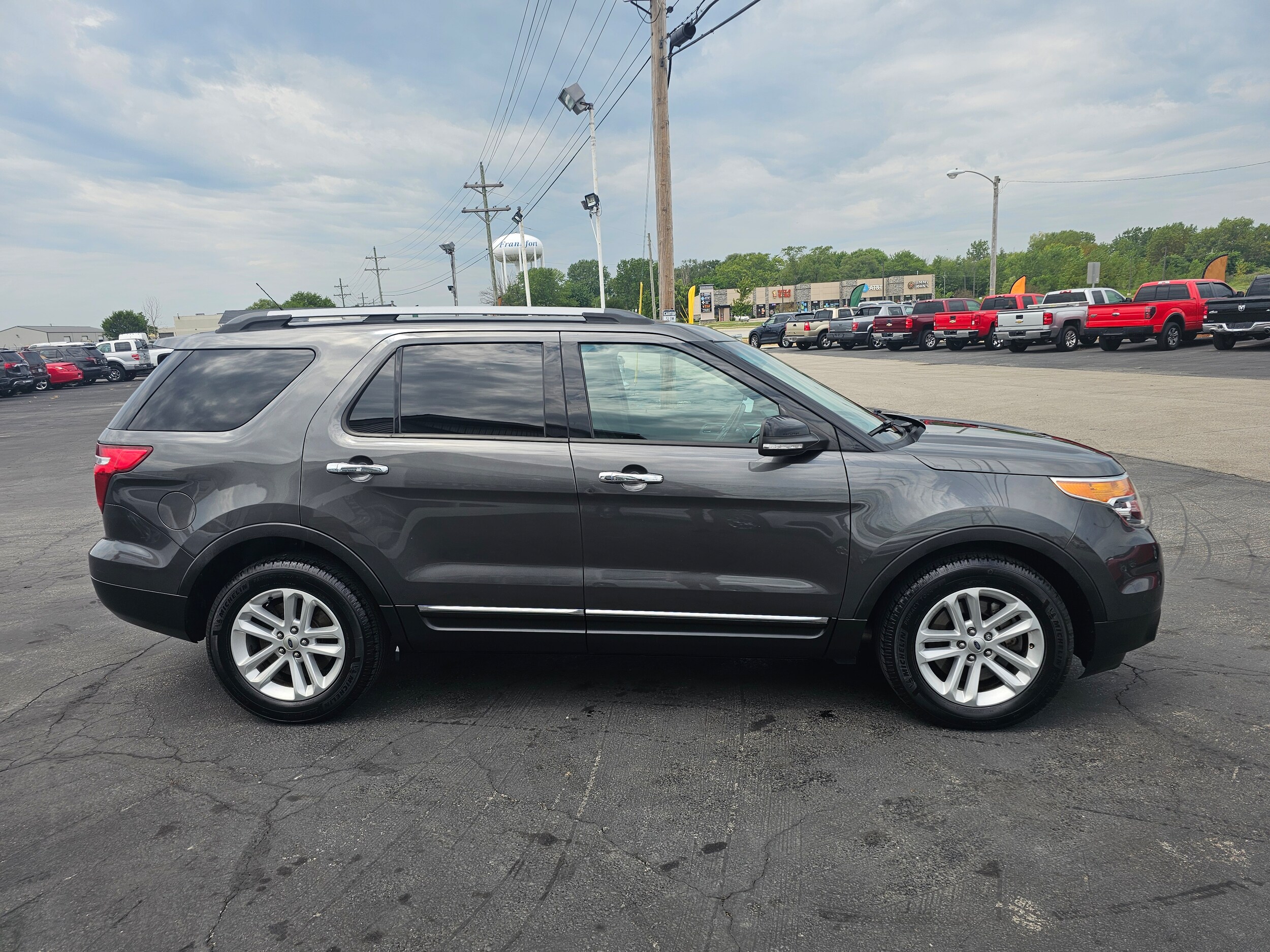 2015 Ford Explorer XLT photo 4