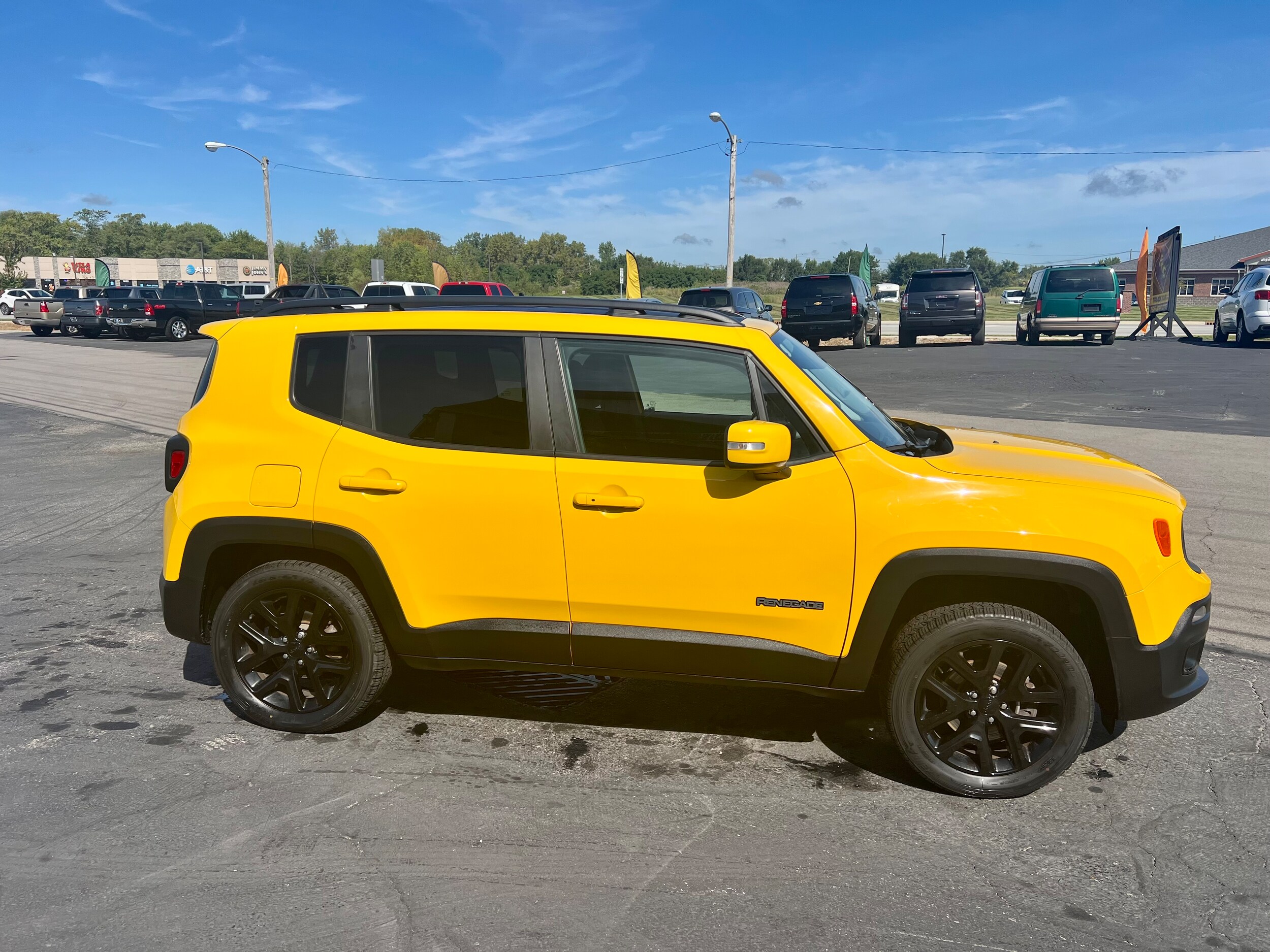 2017 Jeep Renegade Latitude North Edition photo 3