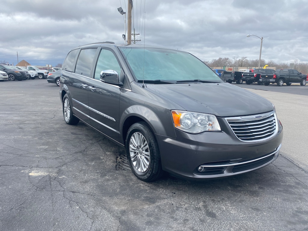 Used 2016 Chrysler Town & Country Touring-L Van LWB Passenger Van