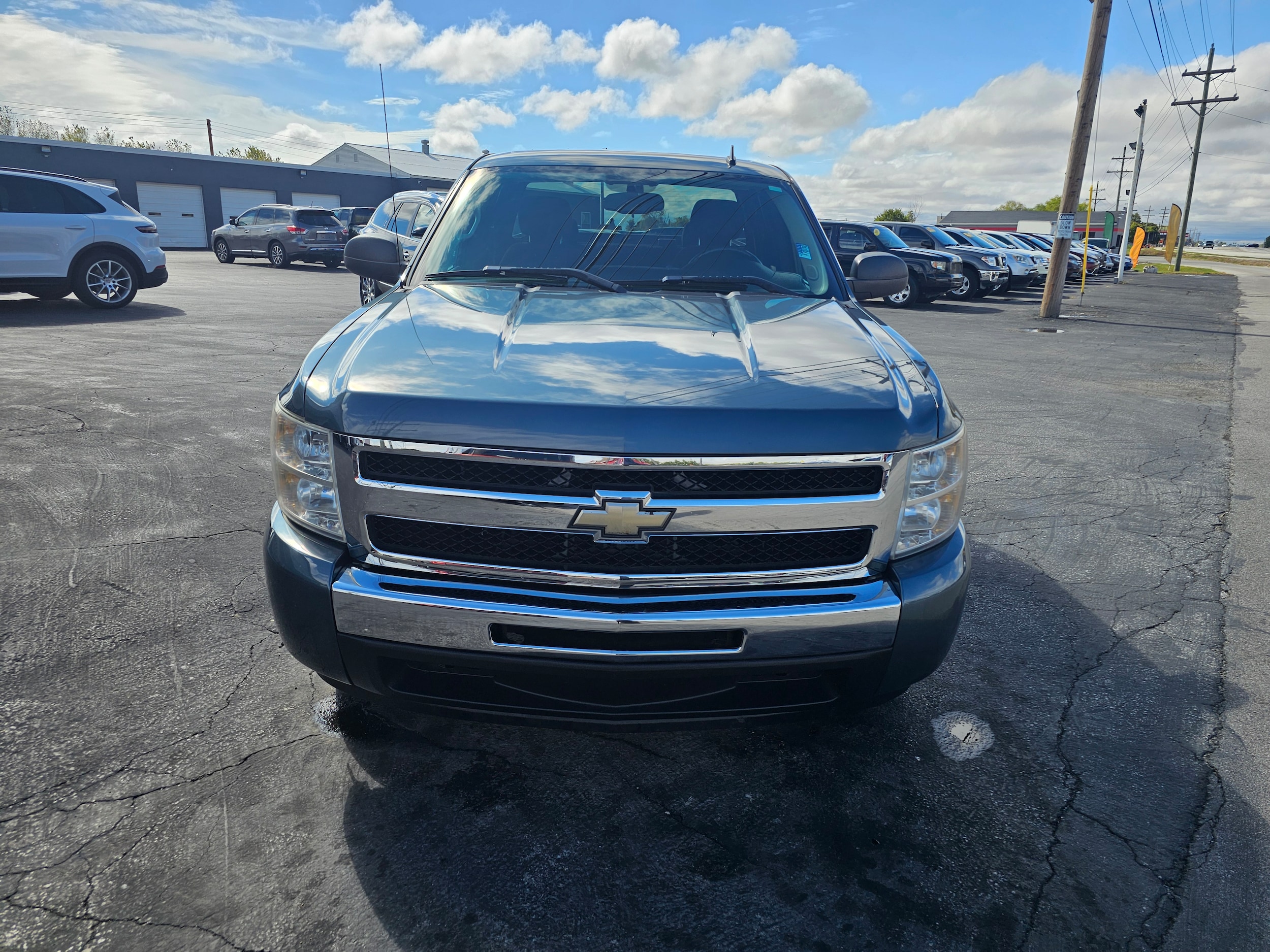 2010 Chevrolet Silverado 1500 LT photo 2