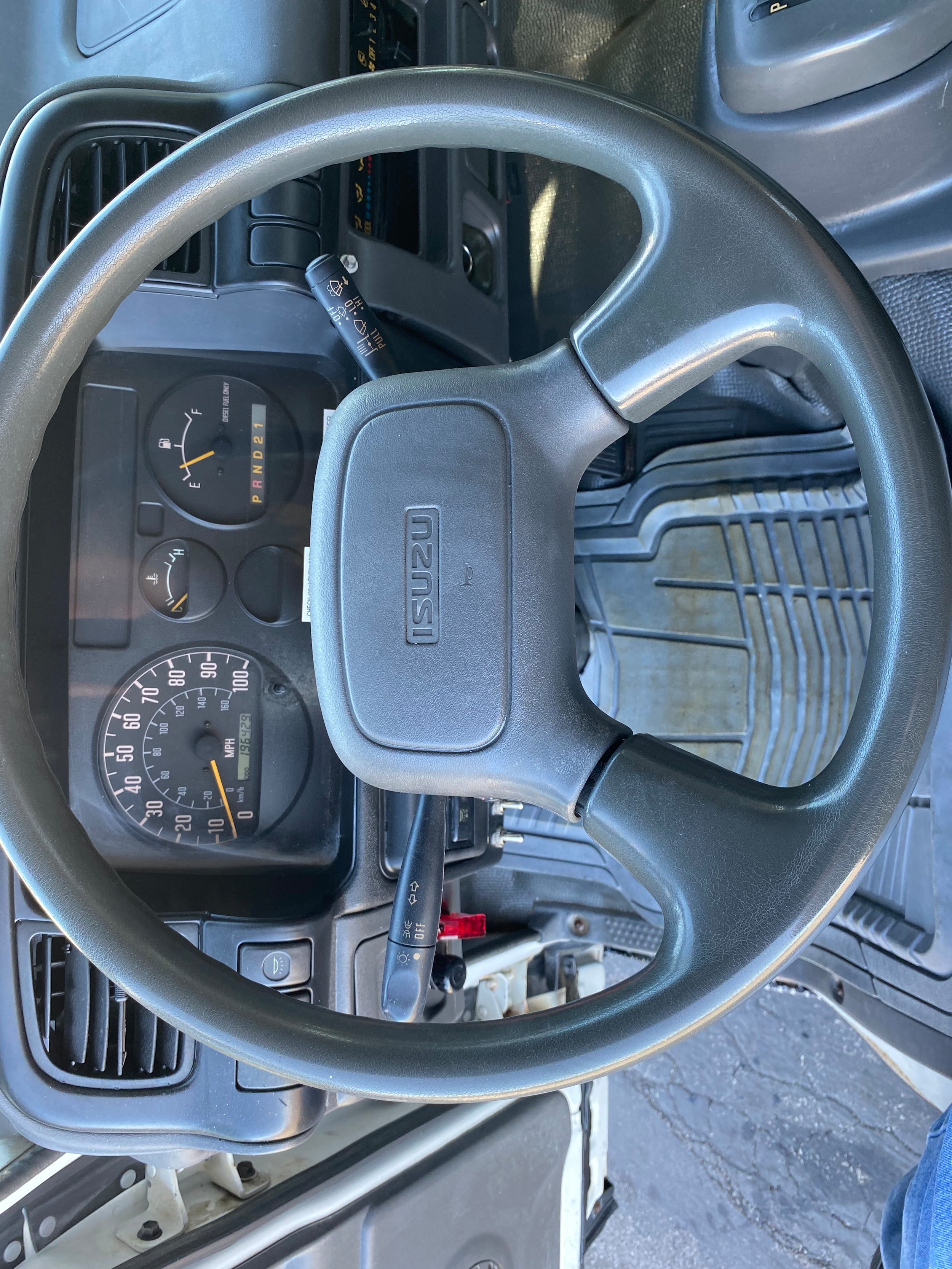 2000 Isuzu NPR - Photo 11