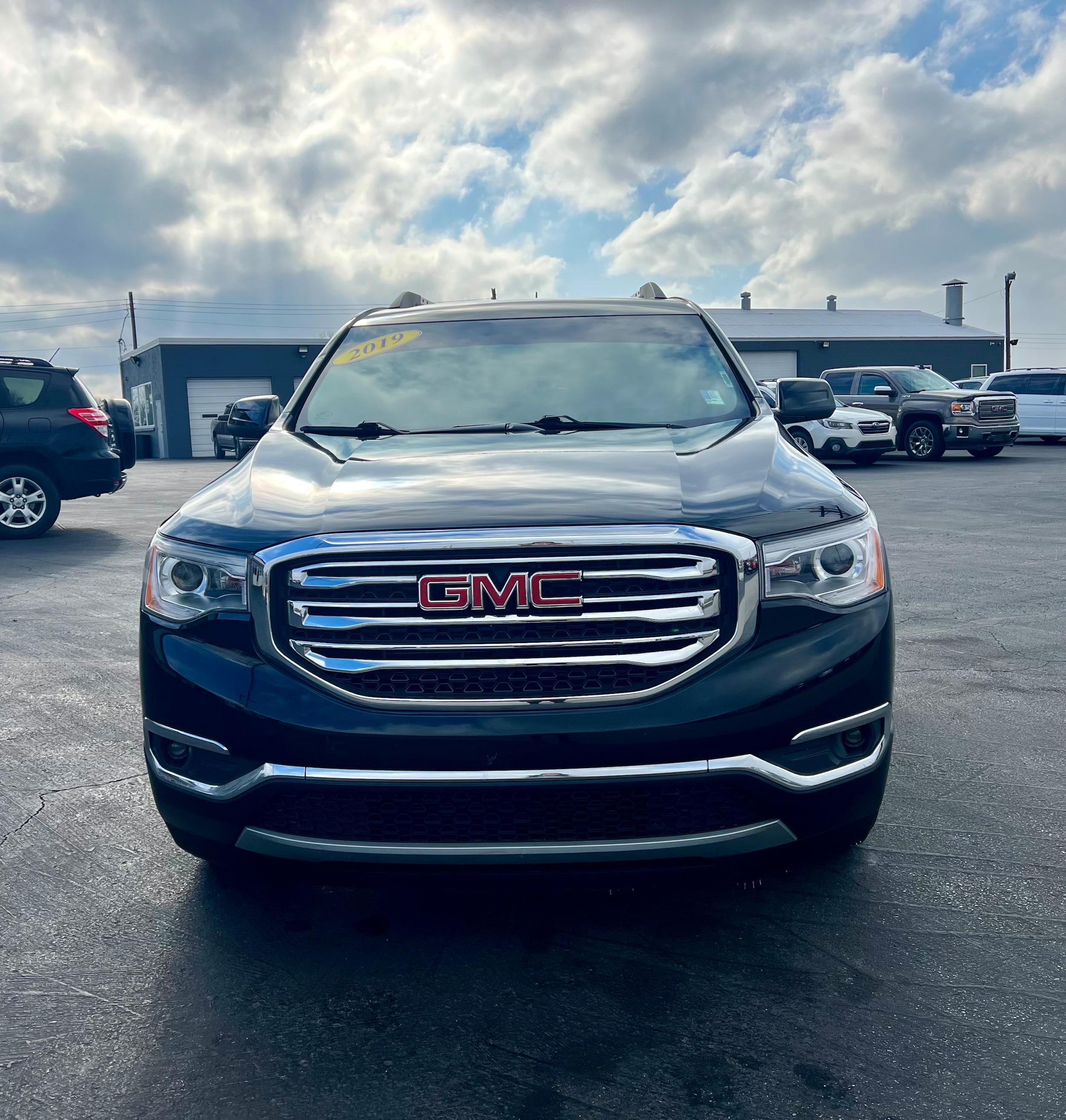 Used 2019 GMC Acadia SLE-2 with VIN 1GKKNLLA5KZ171992 for sale in Frankfort, IN