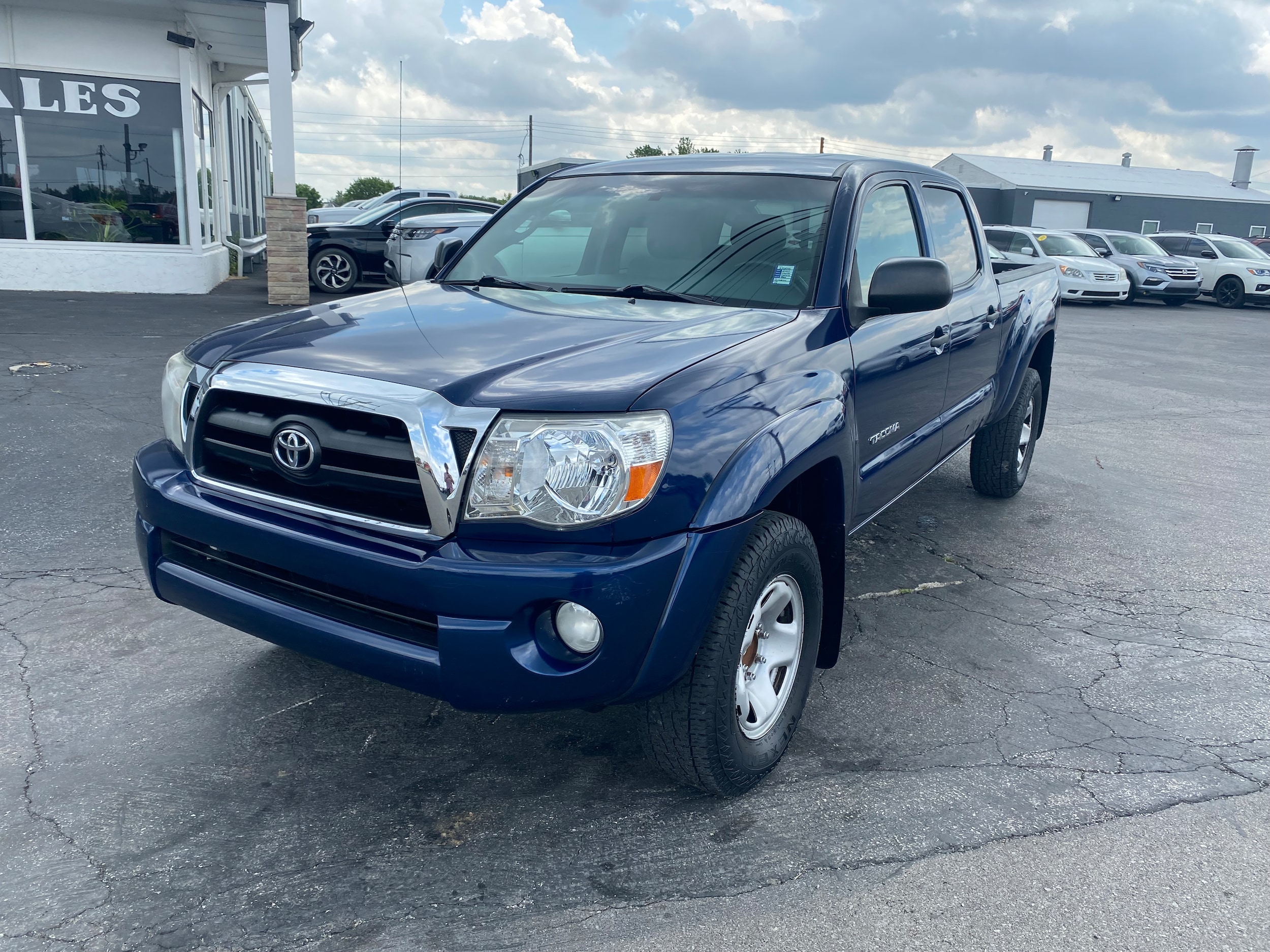 2007 Toyota Tacoma PreRunner Double Cab V6 5AT Long Bed's photo
