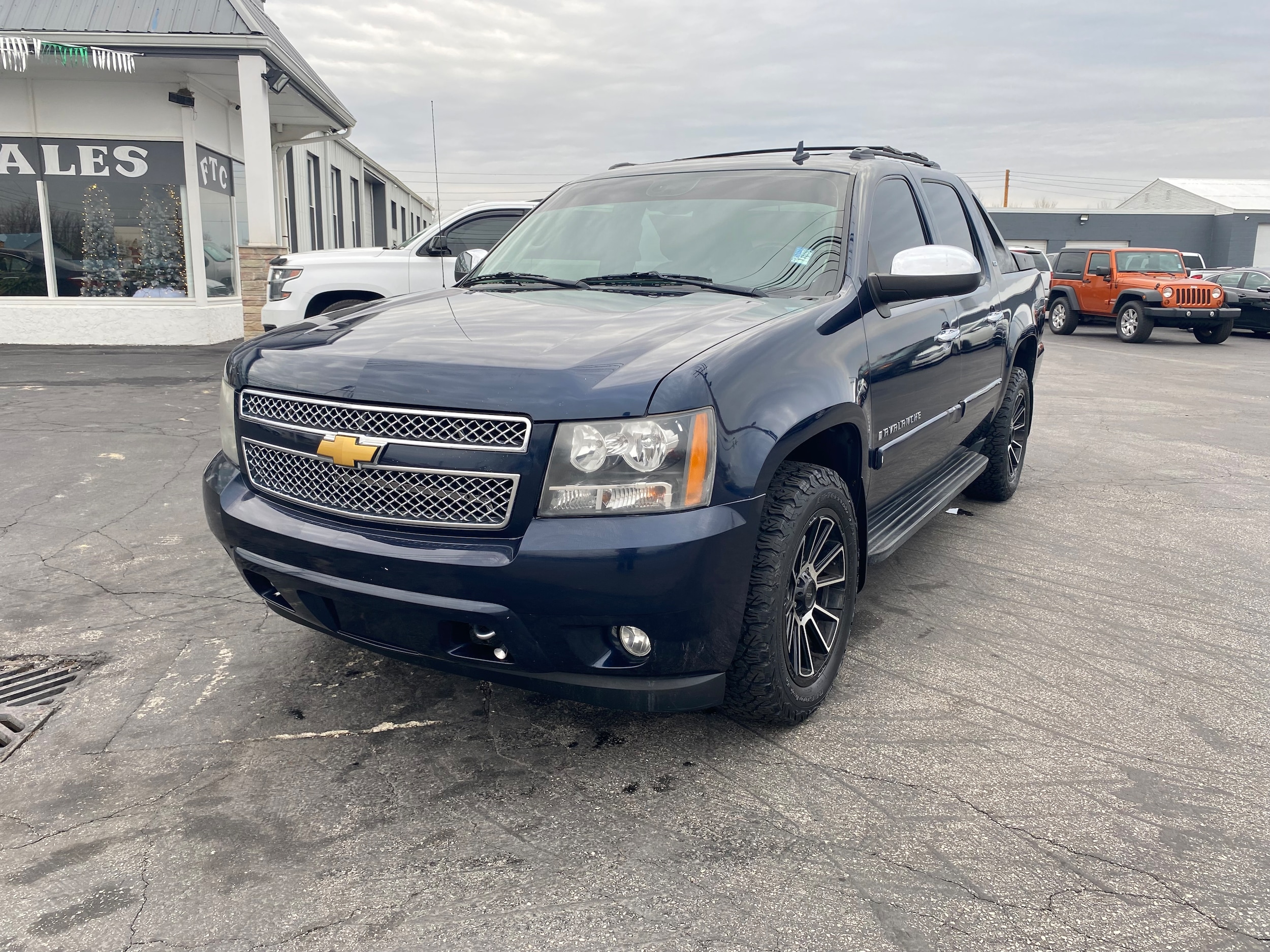 2008 Chevrolet Avalanche LTZ's photo