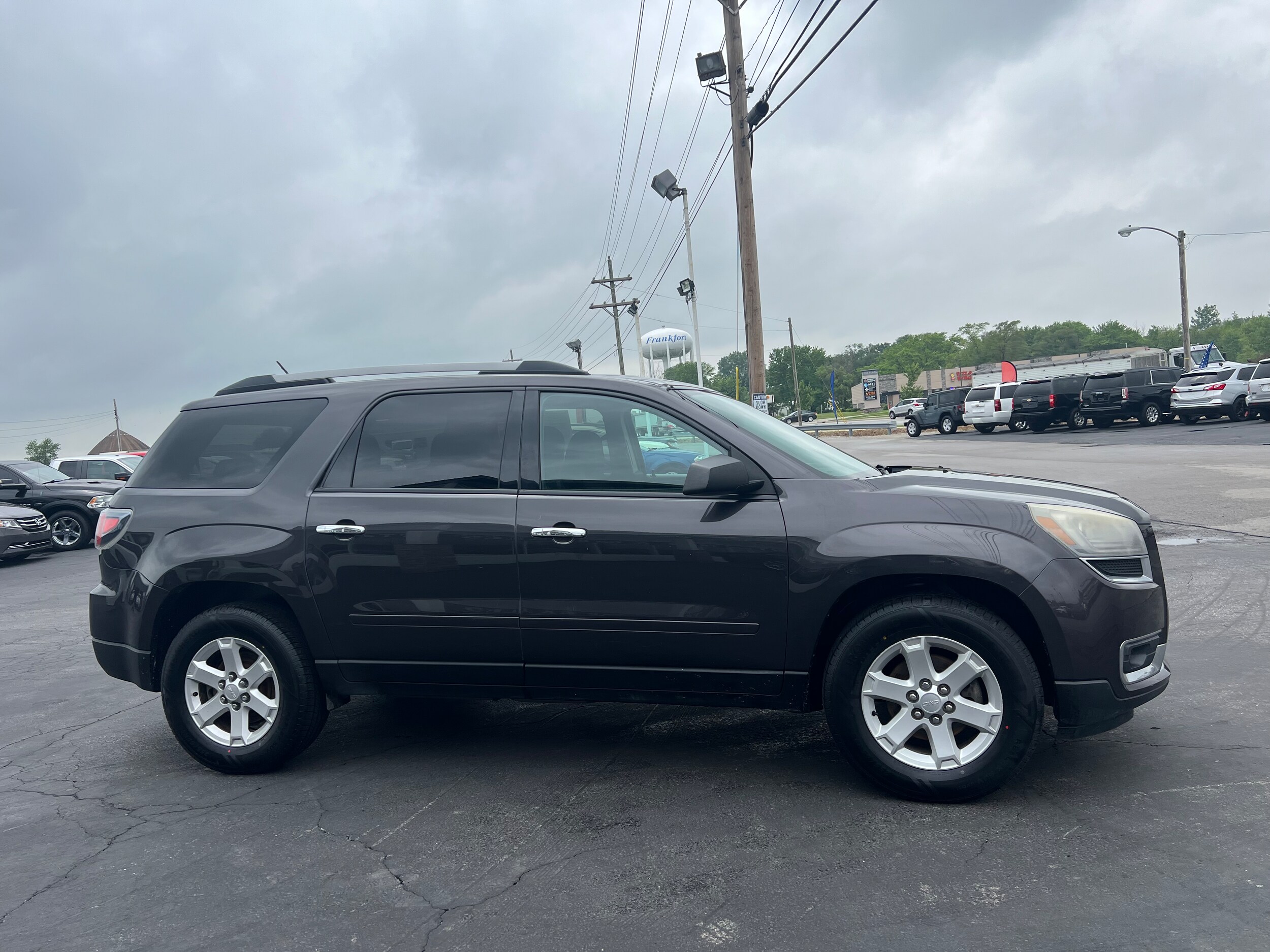 2013 Gmc Acadia SLE photo 4