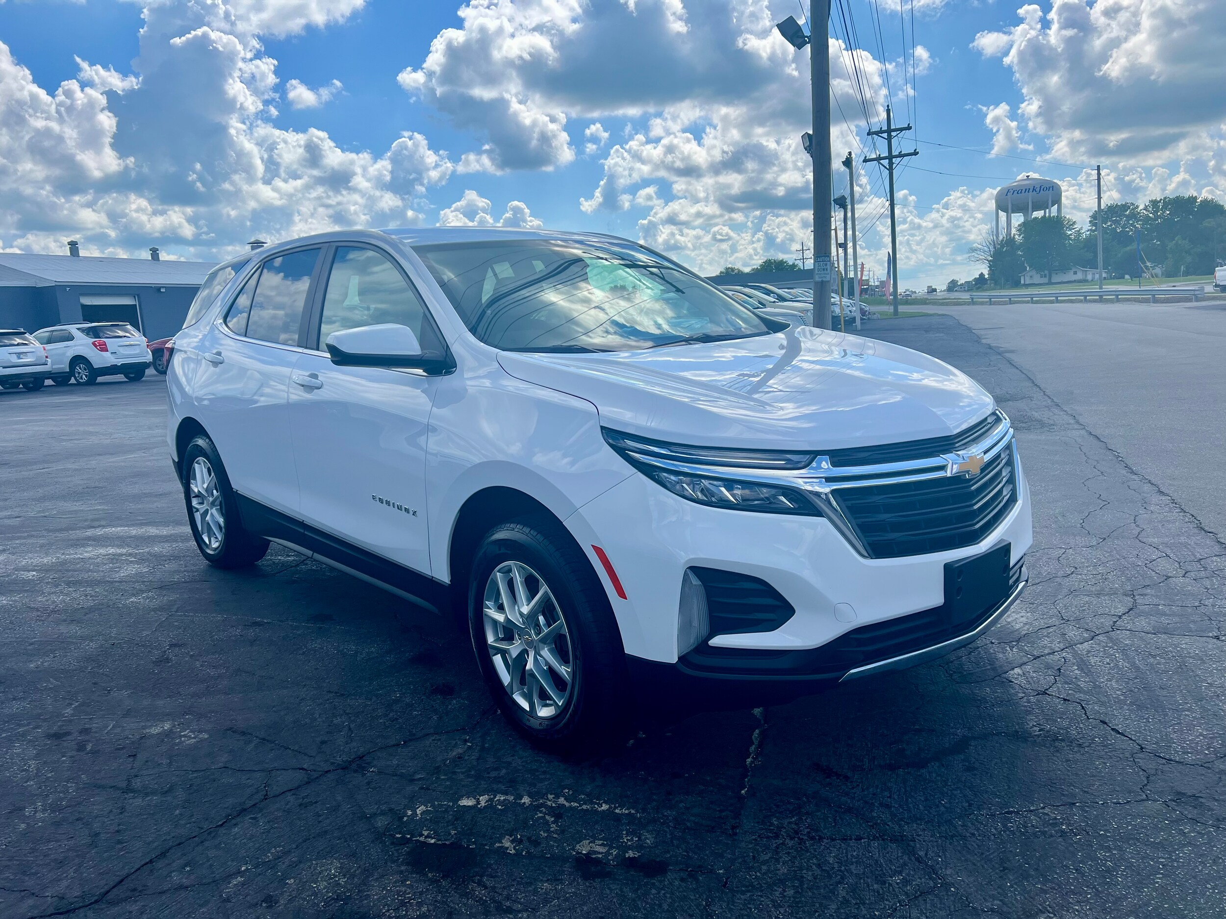 2022 Chevrolet Equinox LT photo 3