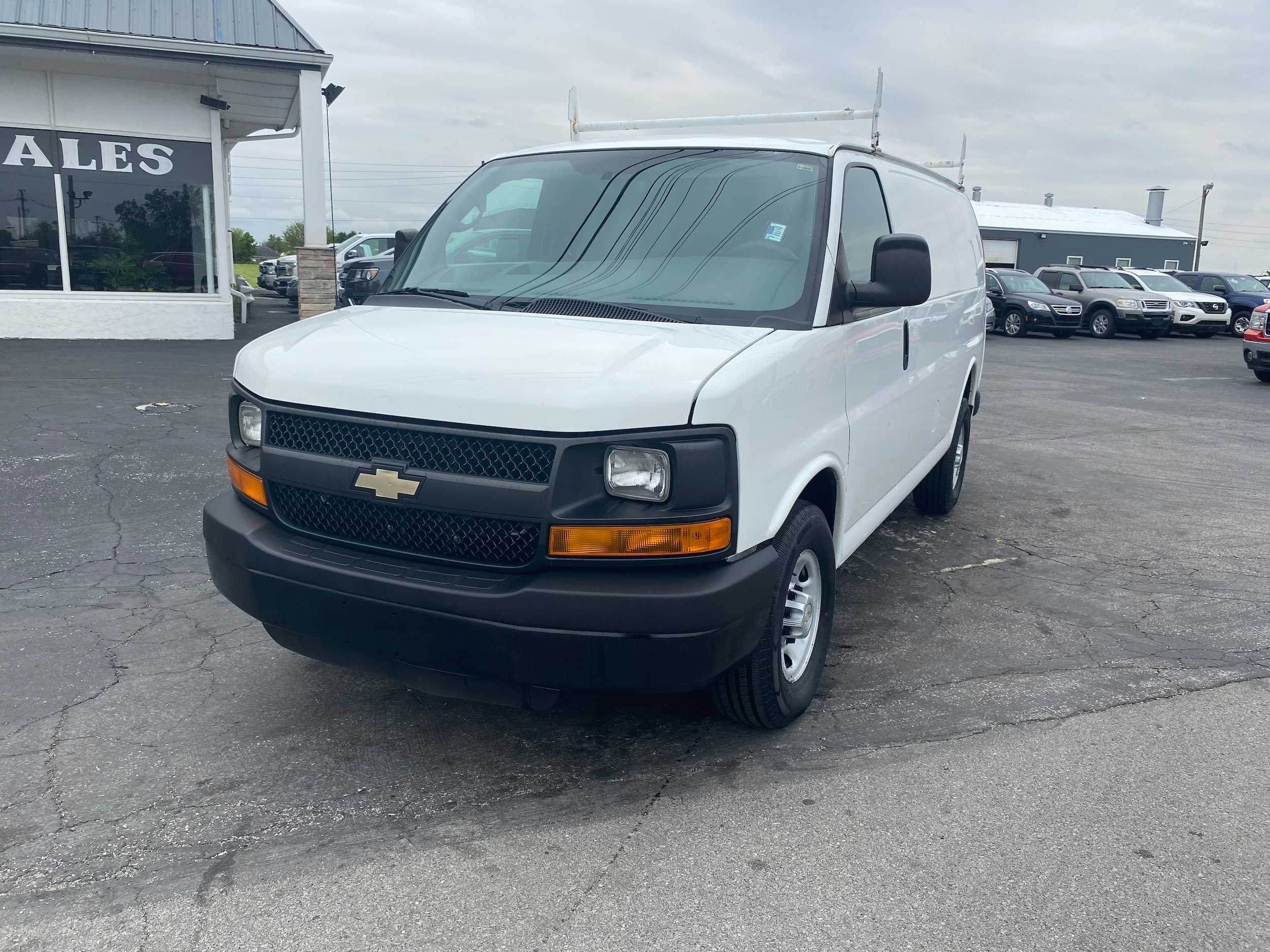 2013 Chevrolet Express 2500 Work Van HD's photo