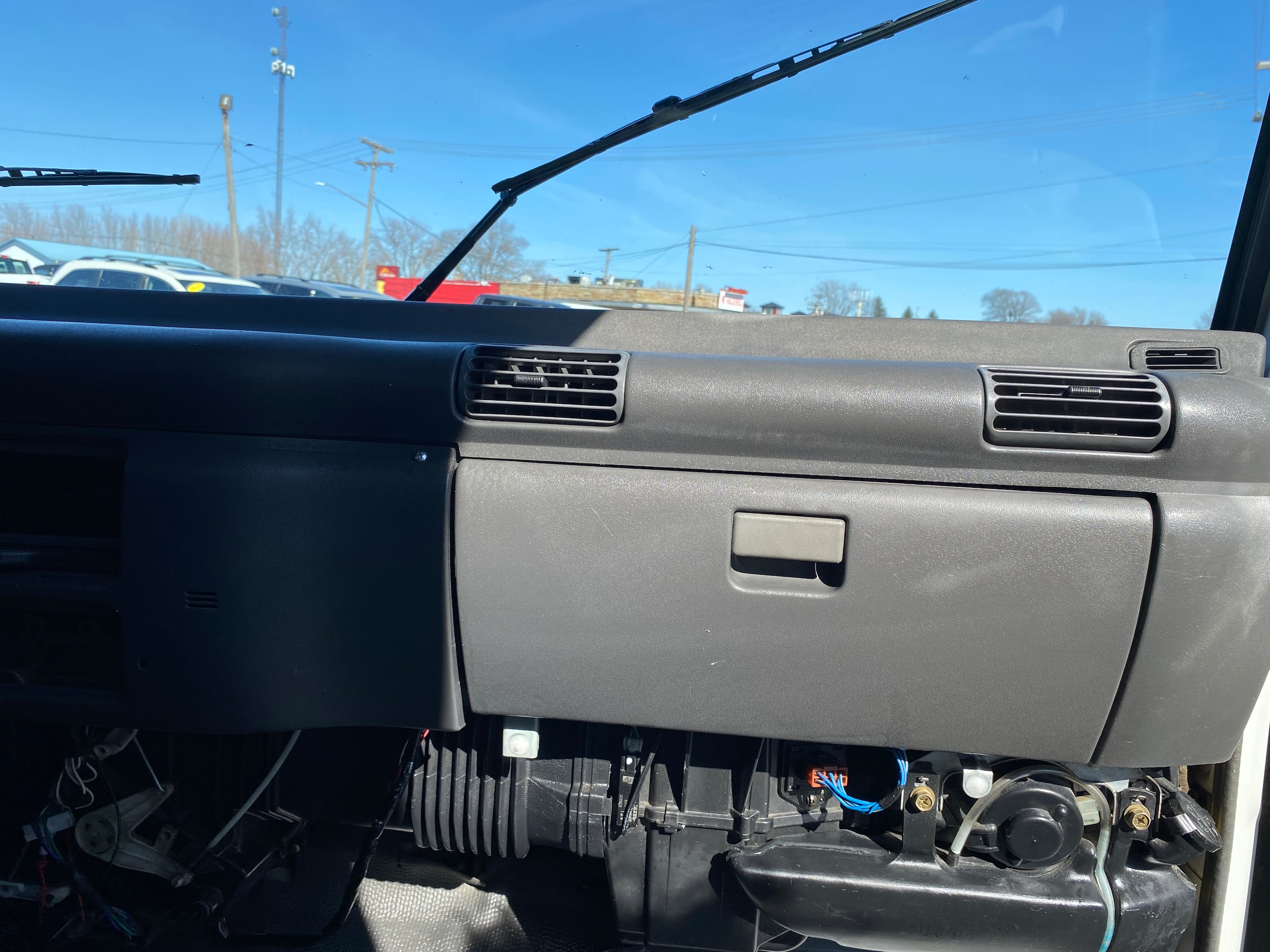 2000 Isuzu NPR - Photo 16
