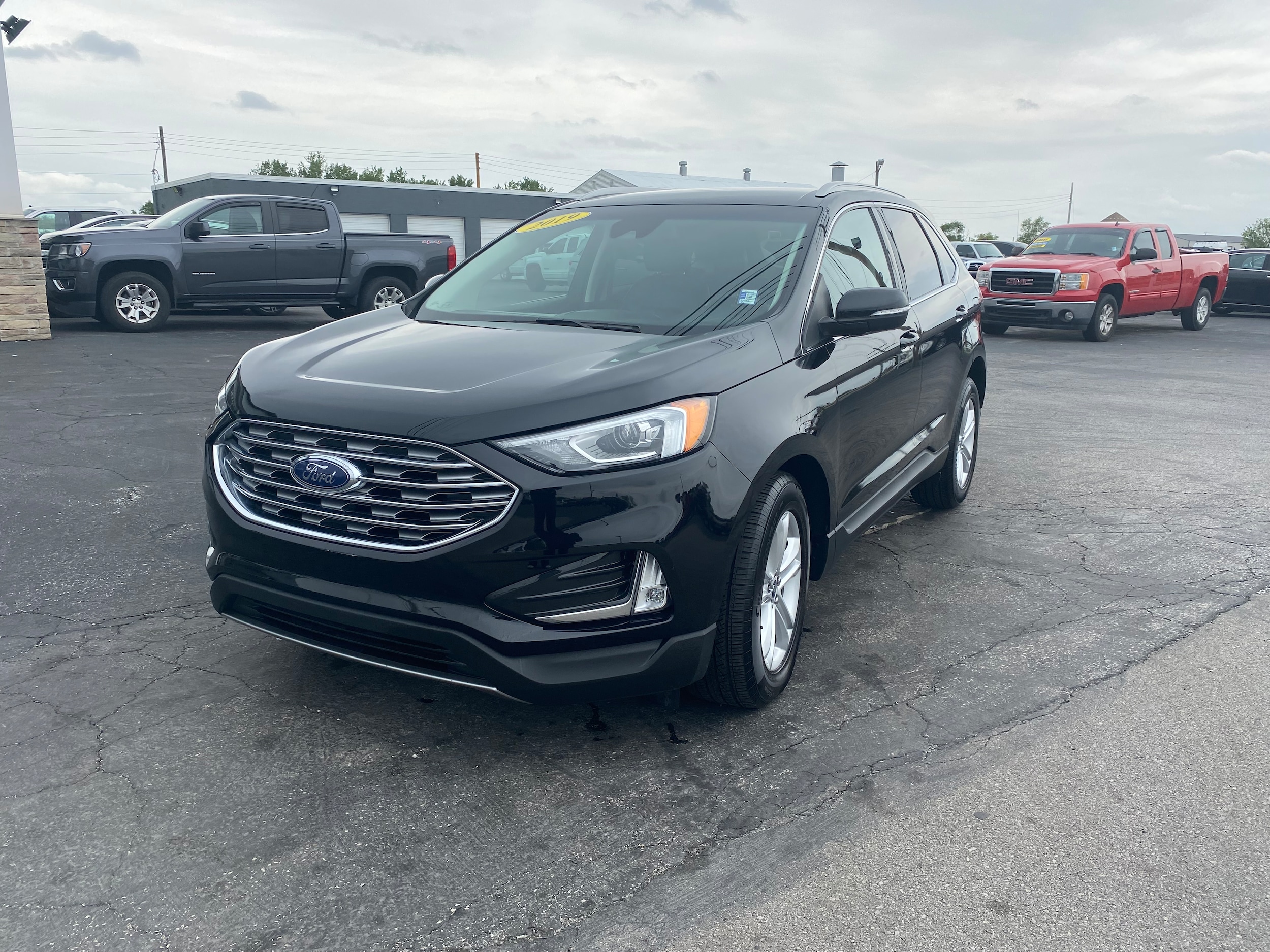 2019 Ford Edge SEL's photo