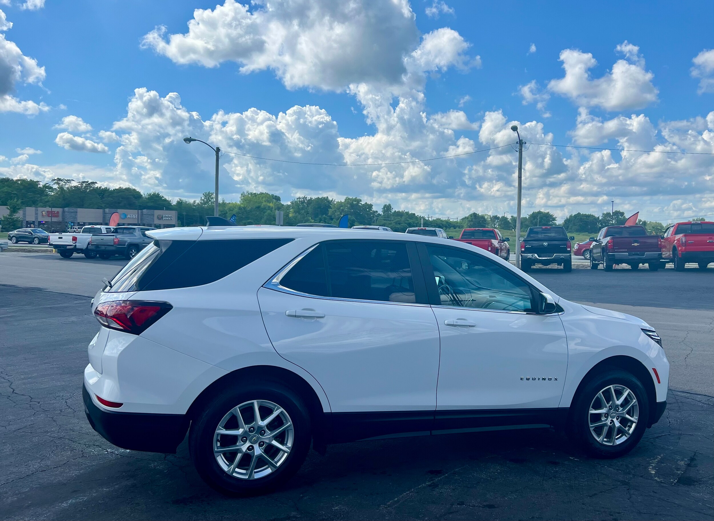 2022 Chevrolet Equinox LT photo 4