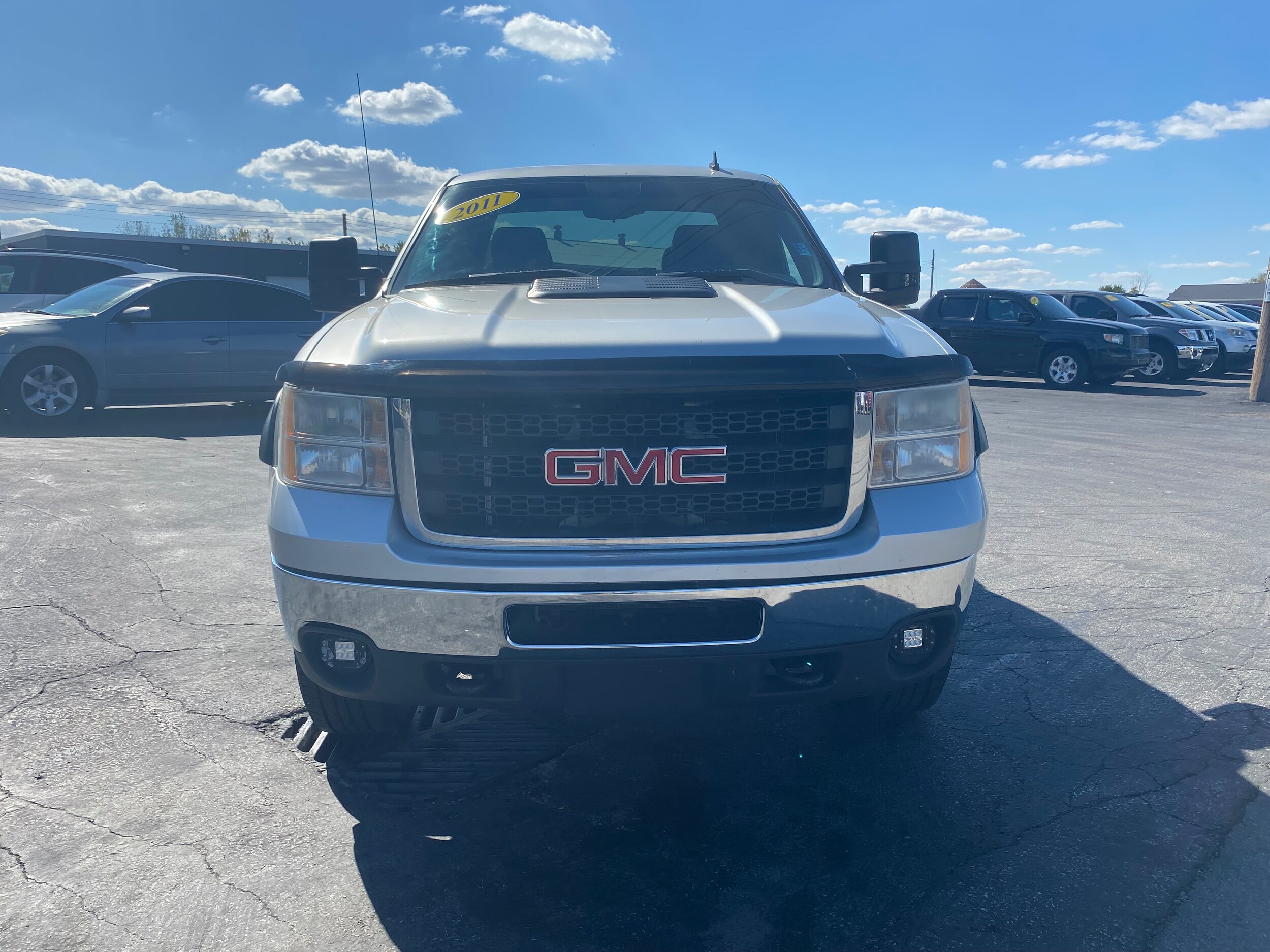 2011 Gmc Sierra SLE photo 2