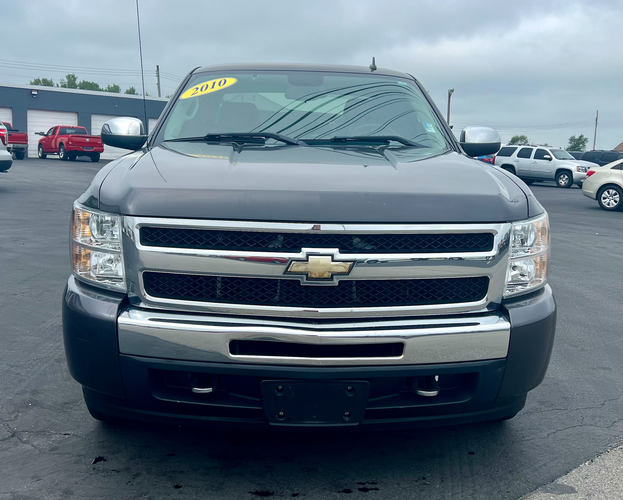 Used 2010 Chevrolet Silverado 1500 LT with VIN 1GCSKSE35AZ280352 for sale in Frankfort, IN