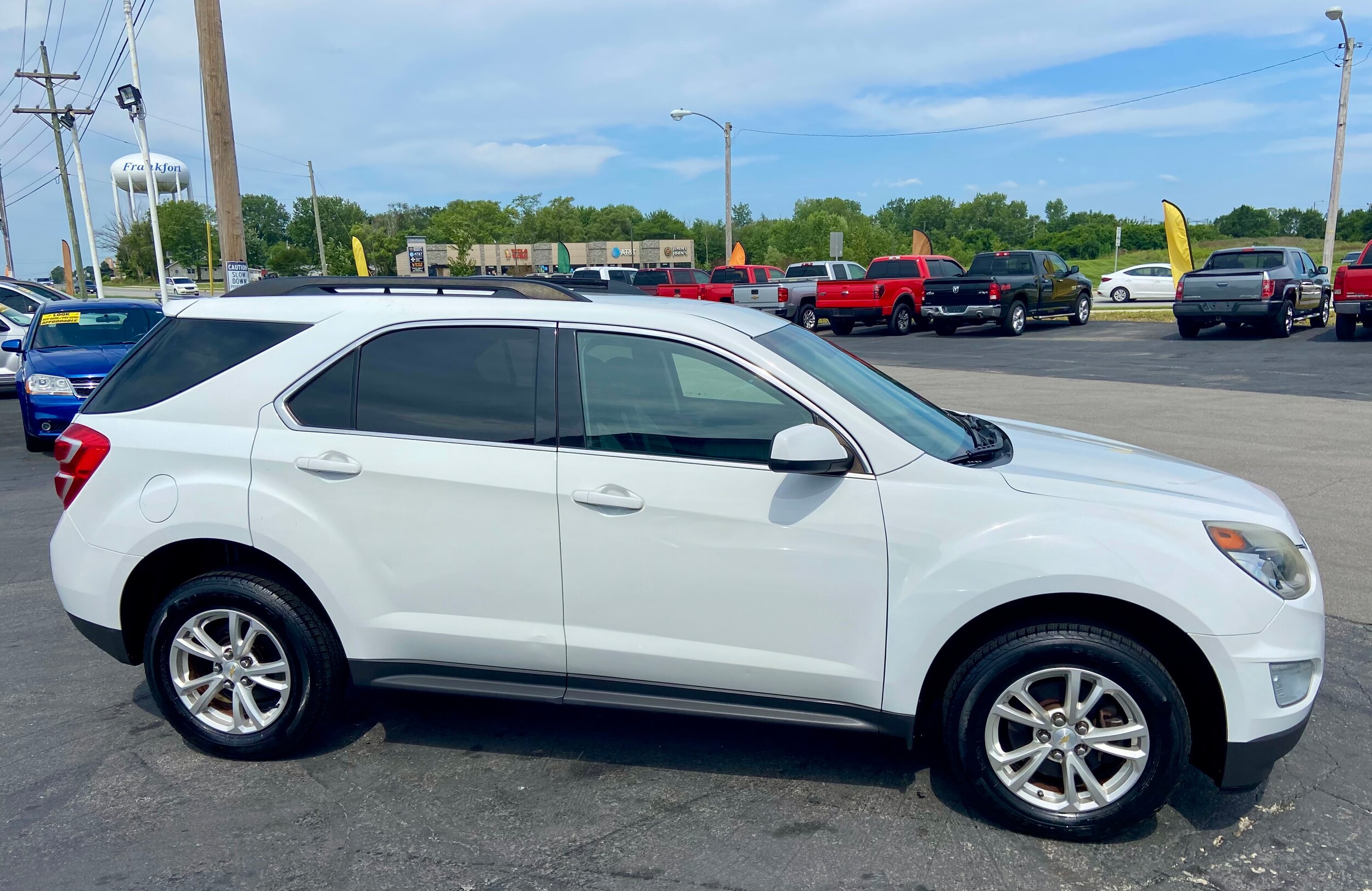 2017 Chevrolet Equinox LT photo 3