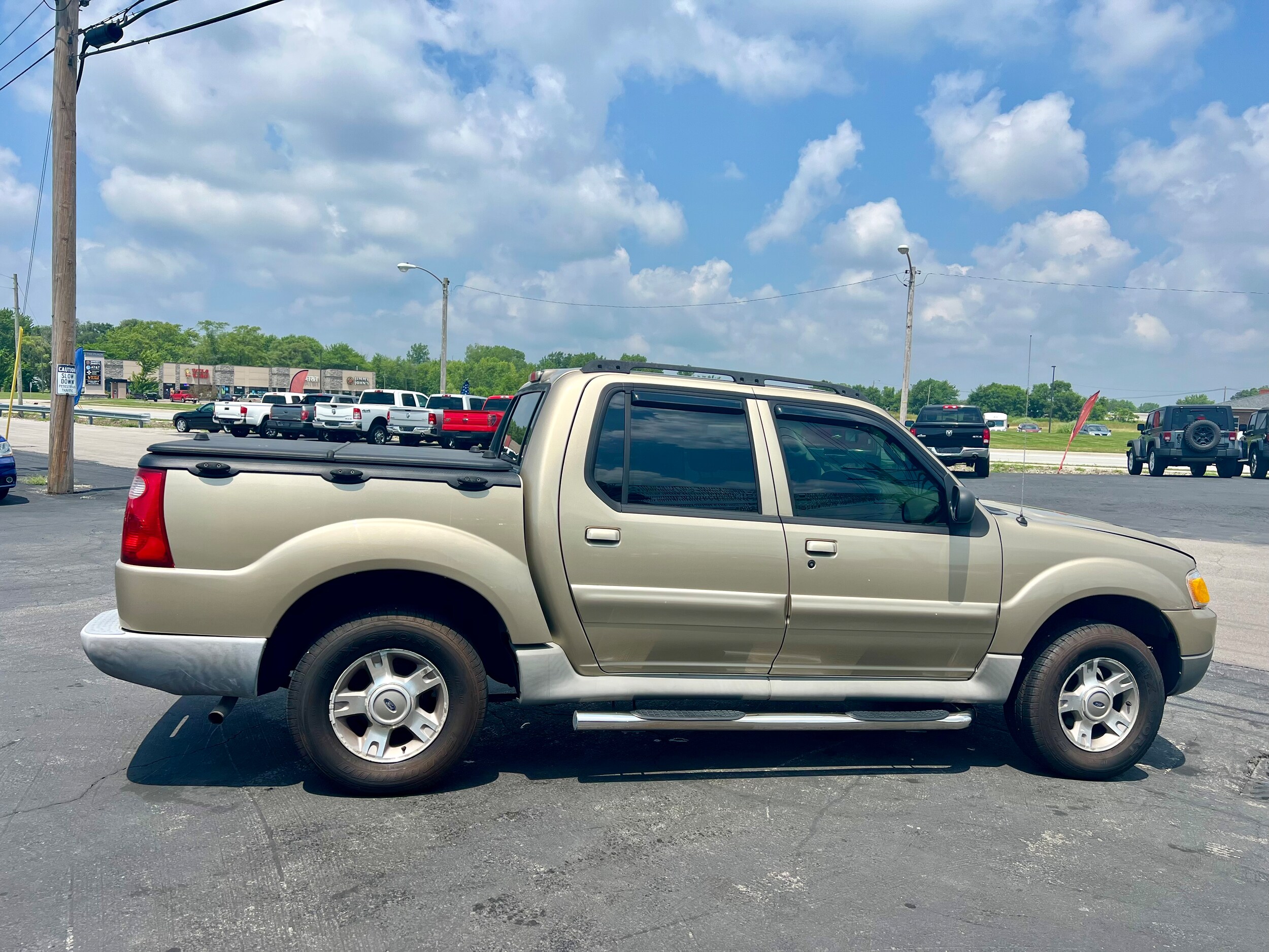 2003 Ford Explorer Sport Trac XLT photo 4